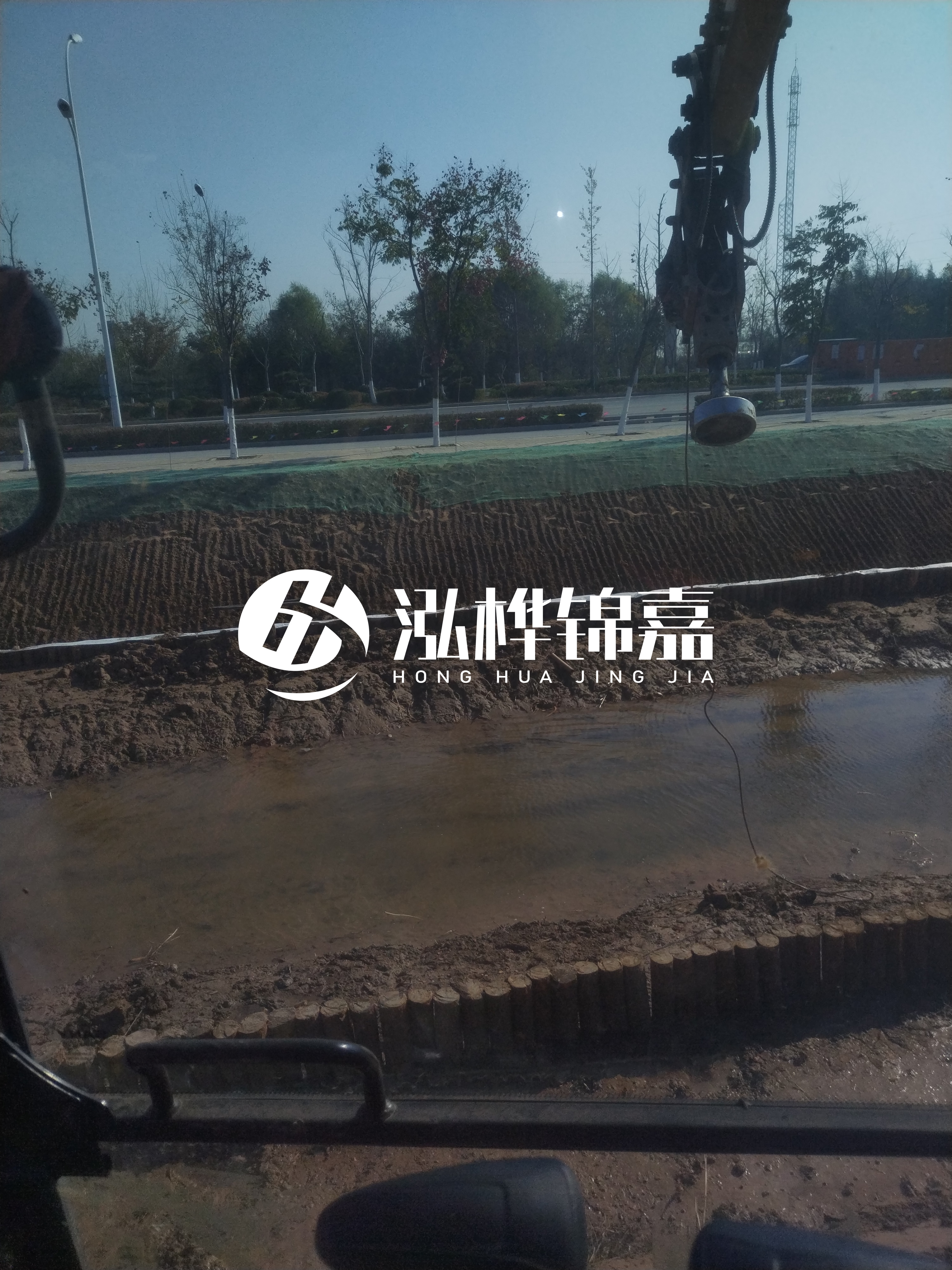 懷化松木樁源頭廠家-打河道木樁多少錢一米？