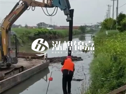 水挖打木樁專業(yè)團隊泓樺錦嘉-最大可以打幾米的木樁？