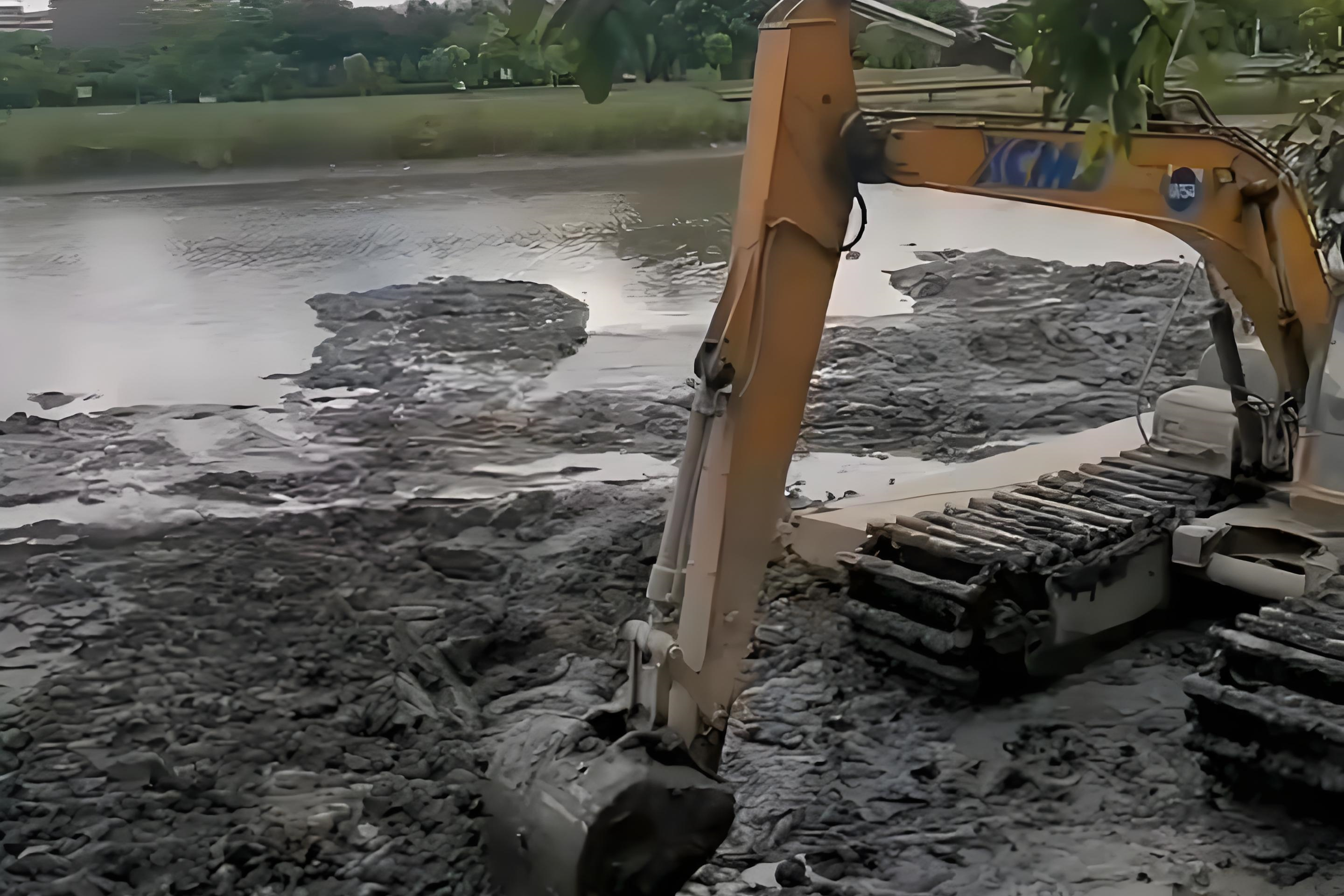 廣東東莞挖機(jī)清淤施工隊(duì)-水塘清淤需要請專業(yè)隊(duì)伍嗎？