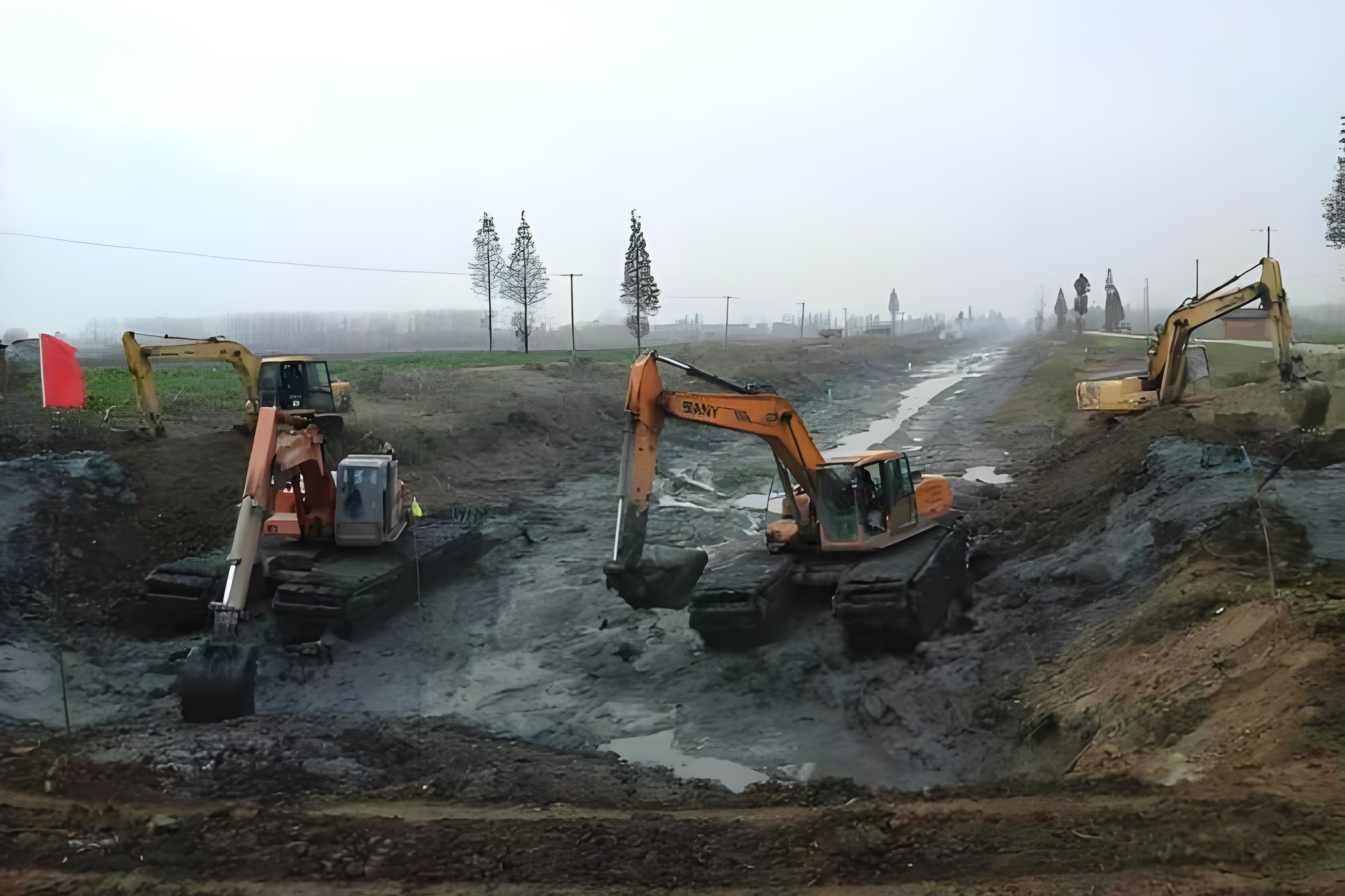 浙江溫州挖機(jī)清淤施工隊(duì) - 沼澤地清淤可否用長臂挖機(jī)替代人工？