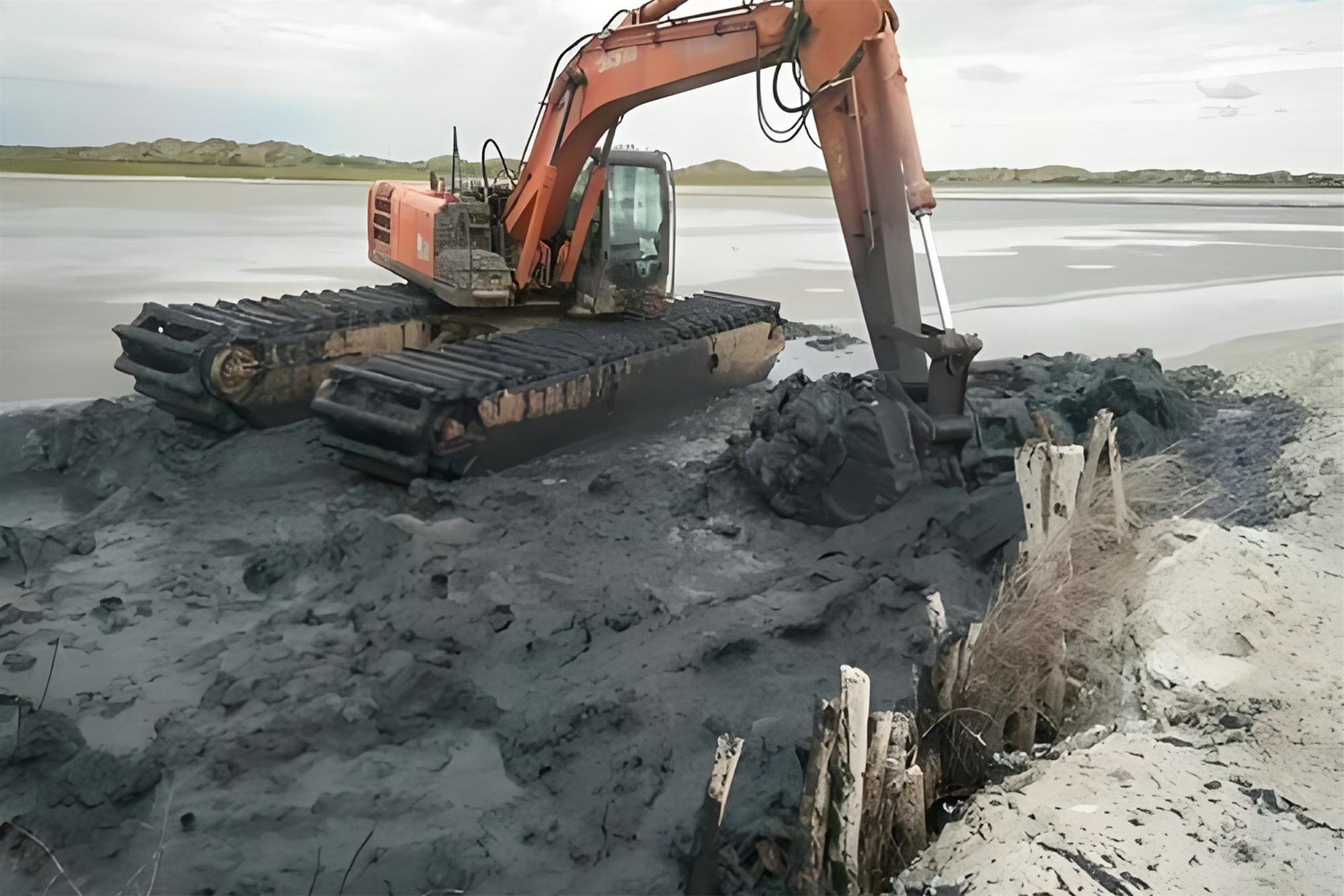 河南鄭州挖機(jī)清淤施工隊(duì)-沼澤地清淤的施工團(tuán)隊(duì)需要什么資質(zhì)？